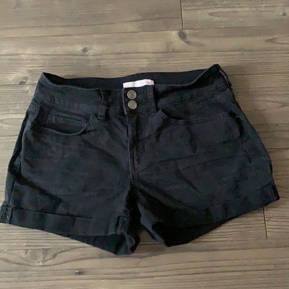 RARELY WORN BLACK JEAN SHORTS